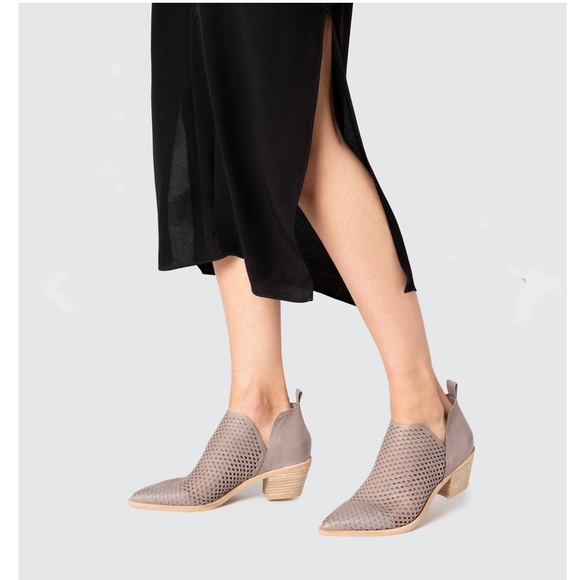 DOLCE VITA PERFORATED SHER LEATHER GRAY BOOTIES - Picture 2 of 7